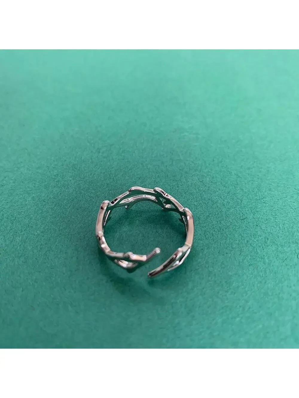 Cyber punk thorn silver adjustable ring. Vintage y2k style silver chrome ring.